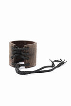 Load image into Gallery viewer, BLOW by JUN UEZONO exclusive HANDGRAVING LEATHER BRACELET