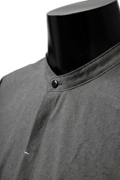 Load image into Gallery viewer, ierib deep slits long shirt / boiled waxy cotton (GREY)