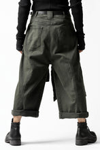 Load image into Gallery viewer, Pxxx OFF by PAL OFFNER WRAP TROUSERS / STRETCH DENIM (MOSS*KHAKI)