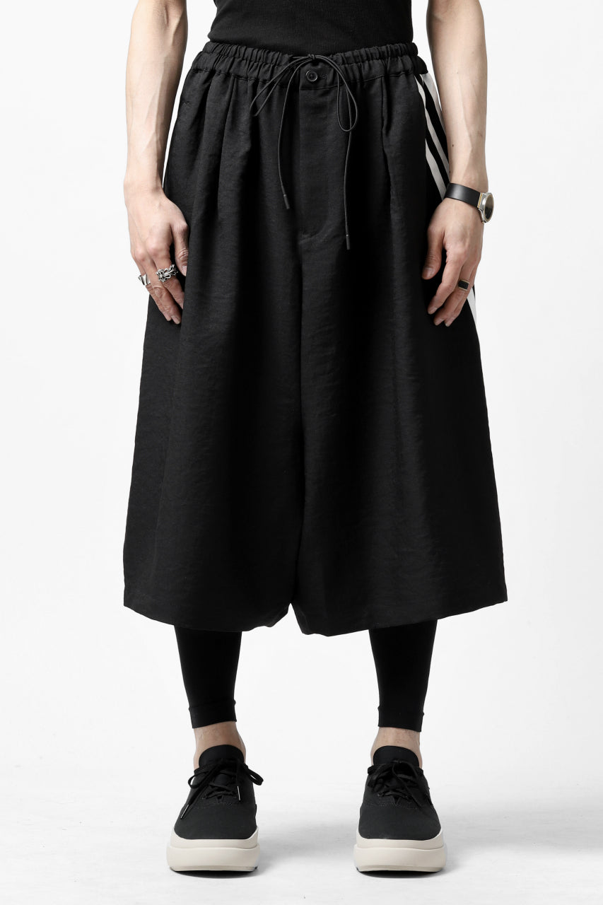 Y-3 Yohji Yamamoto ELEGANT THREE STRIPES SARROUEL-SHORTS (BLACK)