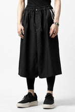 Load image into Gallery viewer, Y-3 Yohji Yamamoto ELEGANT 3 STP WIDE SHORTS / POLY TWILL (BLACK)