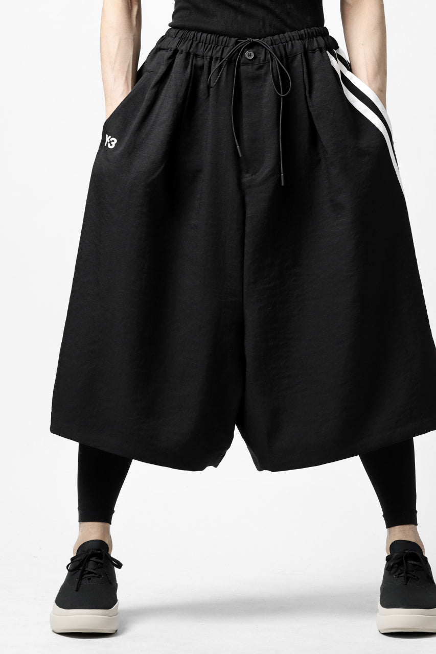 Load image into Gallery viewer, Y-3 Yohji Yamamoto ELEGANT 3 STP WIDE SHORTS / POLY TWILL (BLACK)