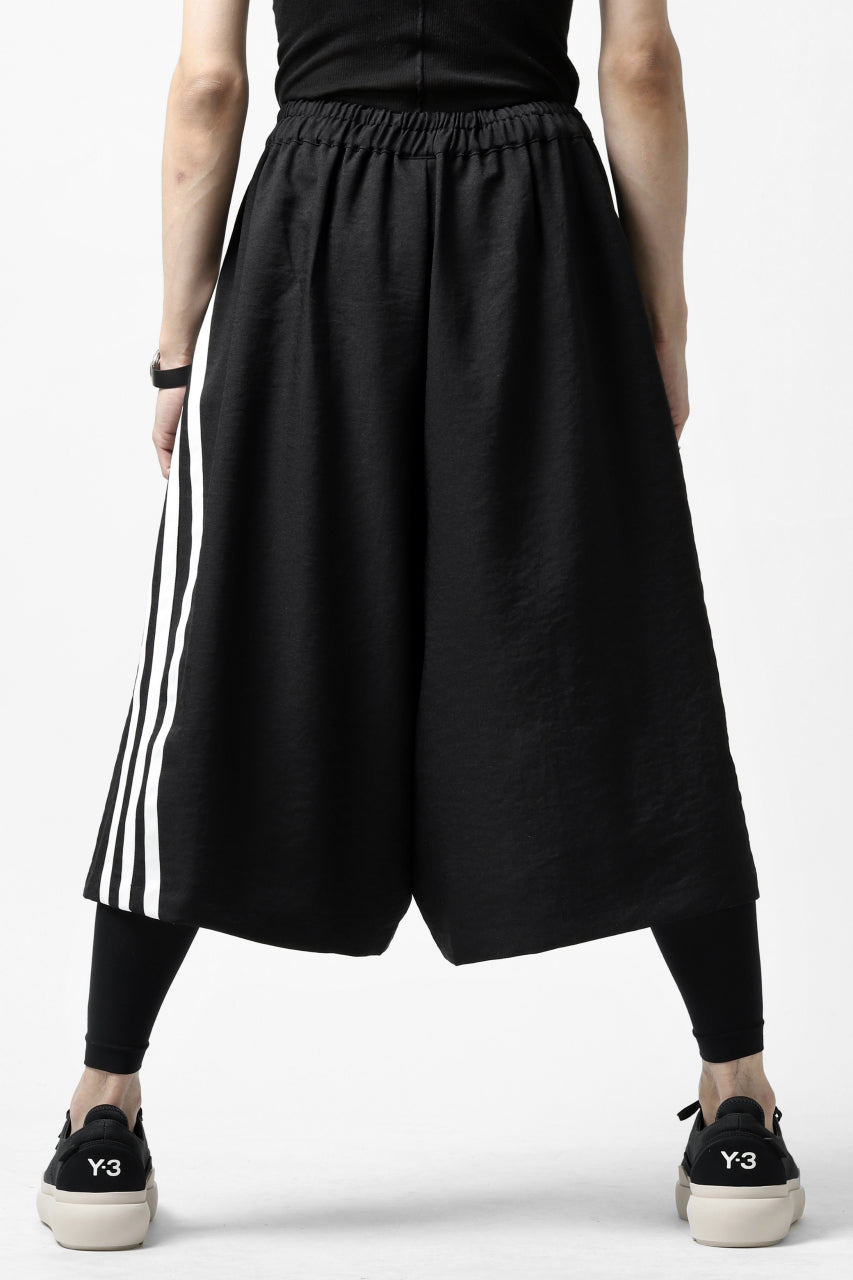 Y-3 Yohji Yamamoto ELEGANT THREE STRIPES SARROUEL-SHORTS (BLACK)