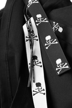 Load image into Gallery viewer, mastermind JAPAN TAPE DETAIL S/S T-SHIRT (BLACK)