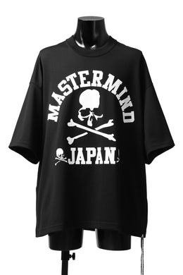 mastermind JAPAN LOGO DETAIL BOXYFIT T-SHIRT (BLACK)