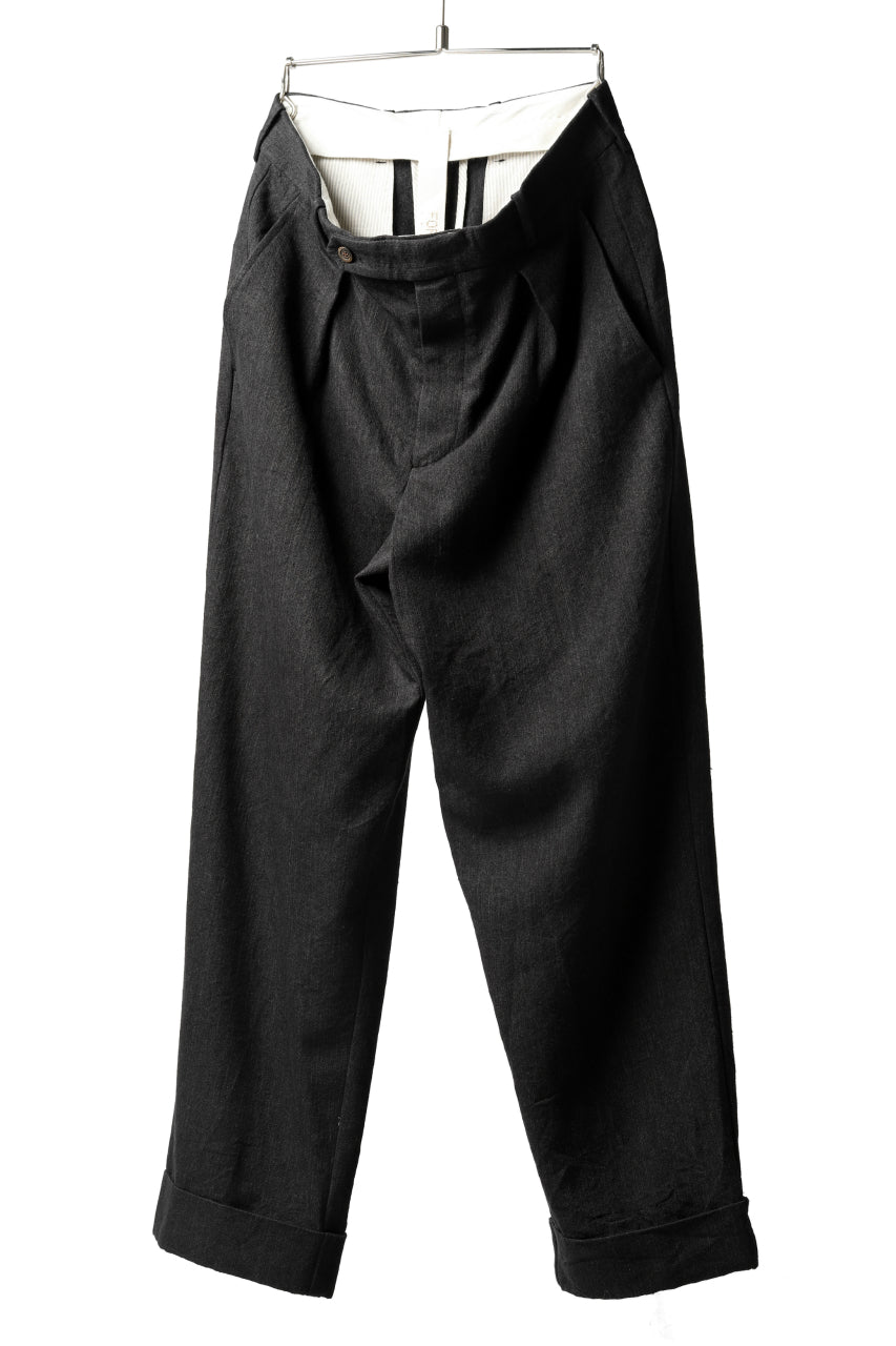 Load image into Gallery viewer, forme d&#39;expression Tucked &amp; Cuffed Trousers (Off Black)