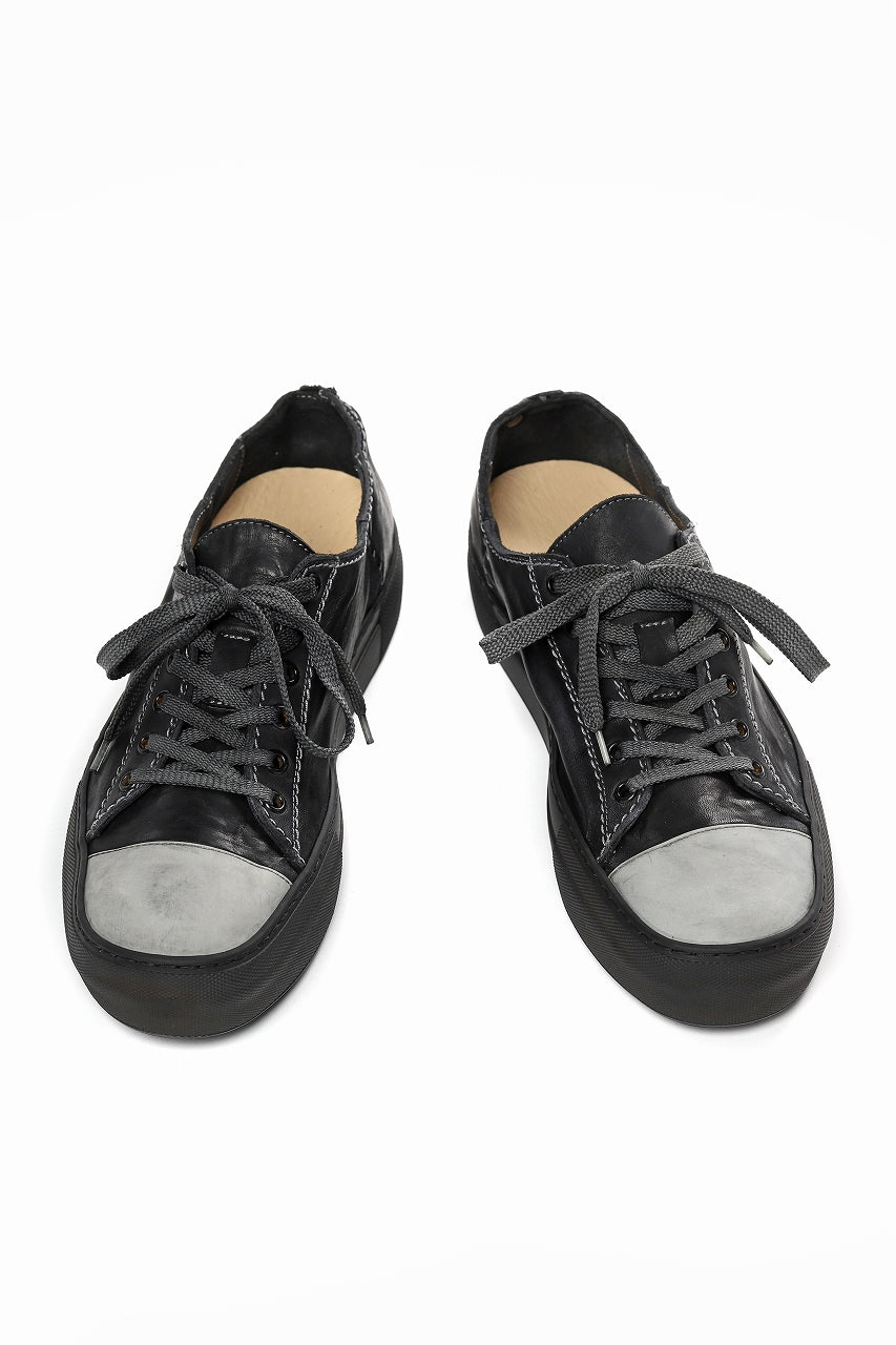 Load image into Gallery viewer, incarnation exclusive LOW CUT LACE UP SNEAKER / HORSE FULL GRAIN (PIECE DYED BLACK)