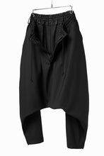 Load image into Gallery viewer, Y&#39;s BANG ON! No.9 SAROUEL WOOL TROPICAL PANTS (BLACK)