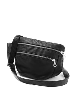 ISAMU KATAYAMA BACKLASH STRAP ZIP BAG / MONOCHROME LUXURY STEER (BLACK)