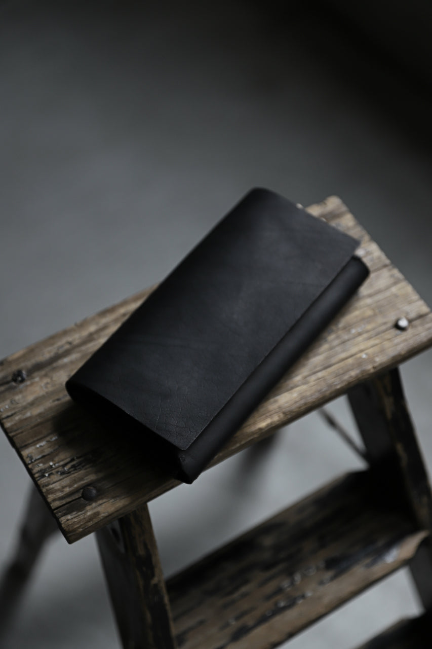 Load image into Gallery viewer, ISAMU KATAYAMA BACKLASH LONG FOLD WALLET / GUIDI OILED CALF (BLACK)