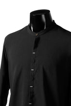 Load image into Gallery viewer, ierib deep slit long shirt / pure luster linen (BLACK)