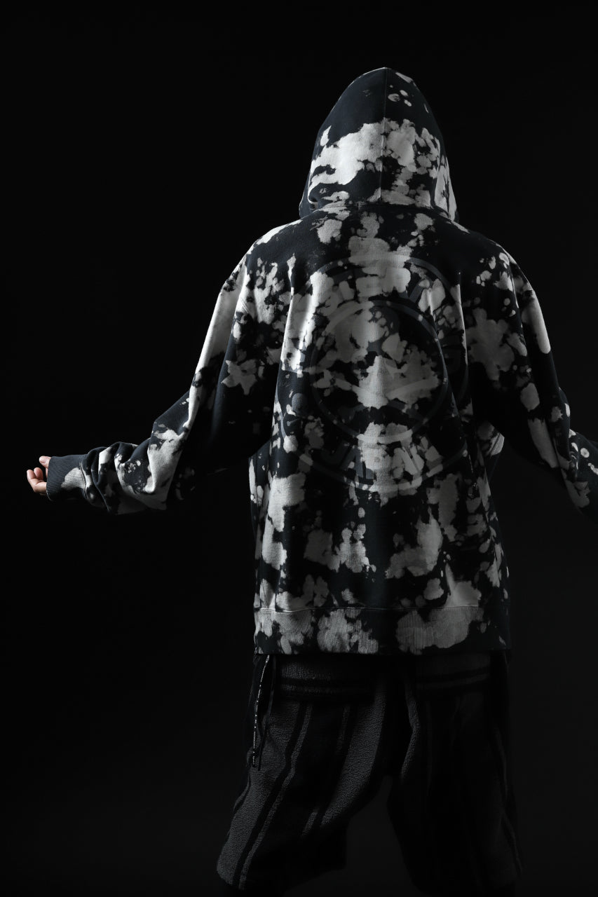 mastermind JAPAN SWEAT HOODIE / BLEACH - TIEDYE (BLACK x WHITE)