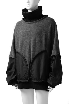 Load image into Gallery viewer, SOSNOVSKA &quot;the final&quot; WRONG CUT BOTTOM KNIT SWEATER (BLACK)