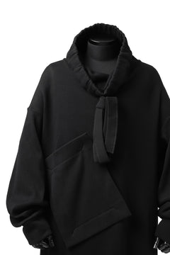 画像をギャラリービューアに読み込む, SOSNOVSKA exclusive SHIFTED POCKET SWEATER (BLACK)