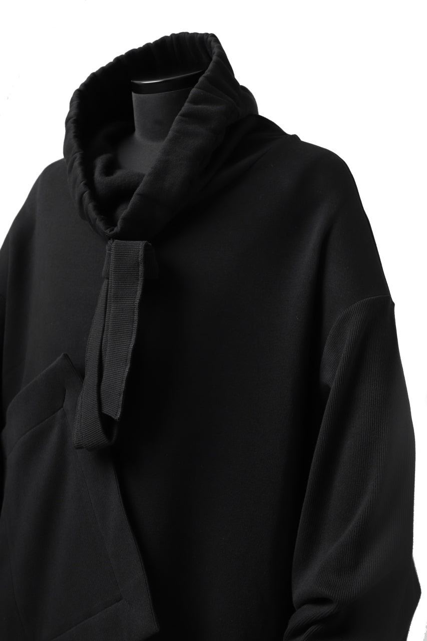 画像をギャラリービューアに読み込む, SOSNOVSKA exclusive SHIFTED POCKET SWEATER (BLACK)