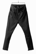 thomkrom OVER LOCK SLIM CROPPED PANTS / DAMAGE STRETCH DENIM (BLACK)