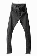 Load image into Gallery viewer, thomkrom OVER LOCKED SKINNY TROUSERS /  FADE STRETCH DENIM (LIGHT GREY)