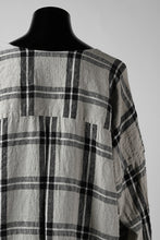 画像をギャラリービューアに読み込む, _vital collarless shirt-cardigan / linen-Plaid (BLACK x BEIGE)