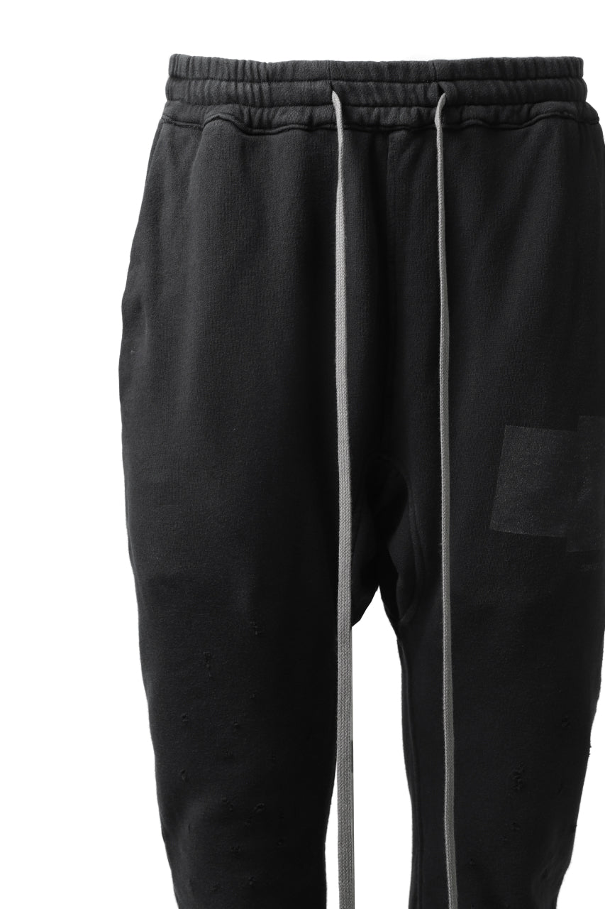 Load image into Gallery viewer, A.F ARTEFACT &quot;FRAYED&quot; DAMAGE SWEATER JOGGER PANTS (BLACK)