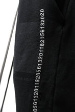 画像をギャラリービューアに読み込む, A.F ARTEFACT &quot;FRAYED&quot; DAMAGE SWEATER JOGGER PANTS (BLACK)