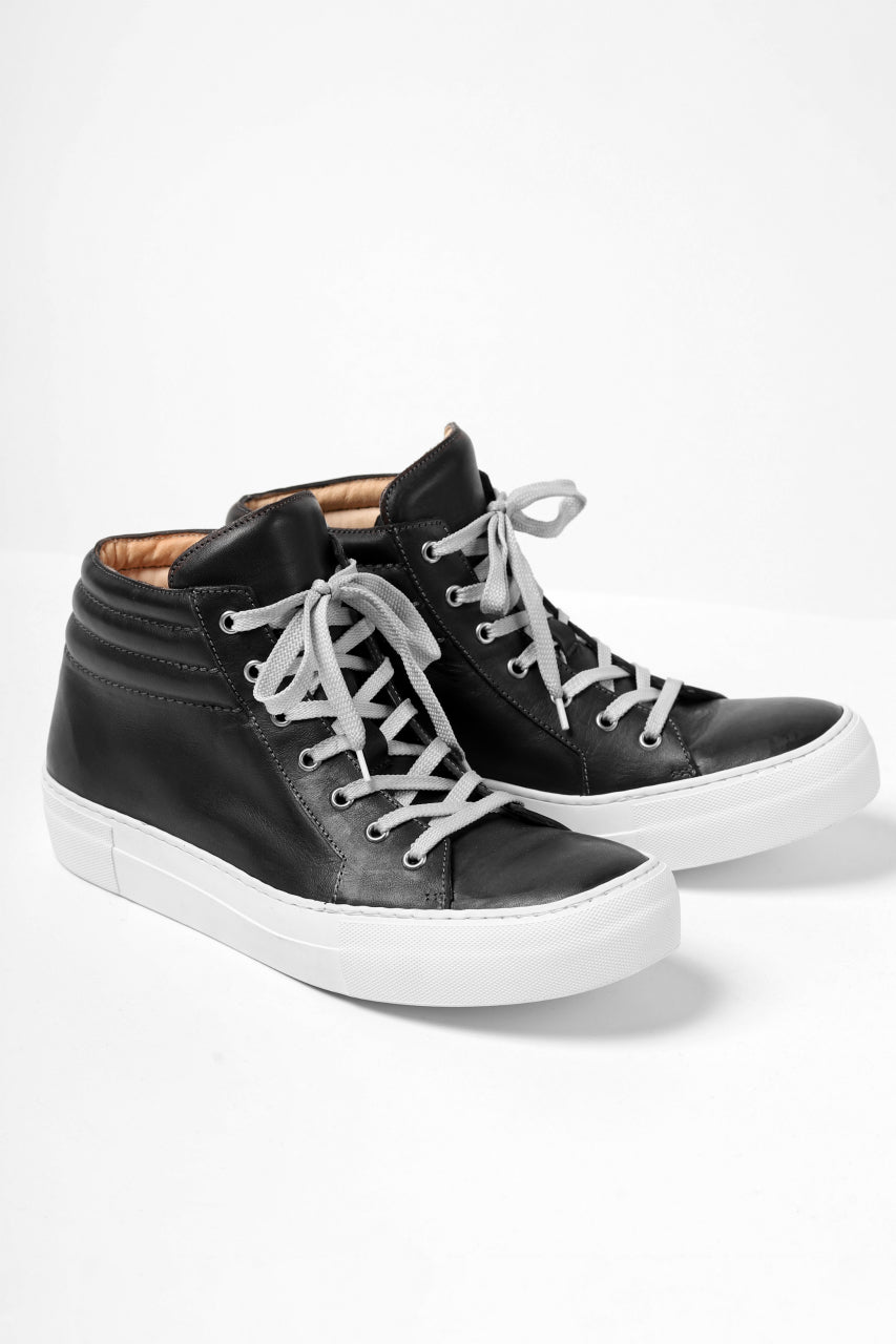 incarnation HIGH TOP SNEAKER / HORSE LEATHER HAND DYED (BLACK x WHITE)