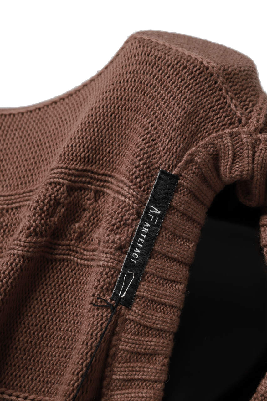 A.F ARTEFACT LOWGAUGE CABLE KNIT PULLOVER IRREGULAR-HEM (BROWN)