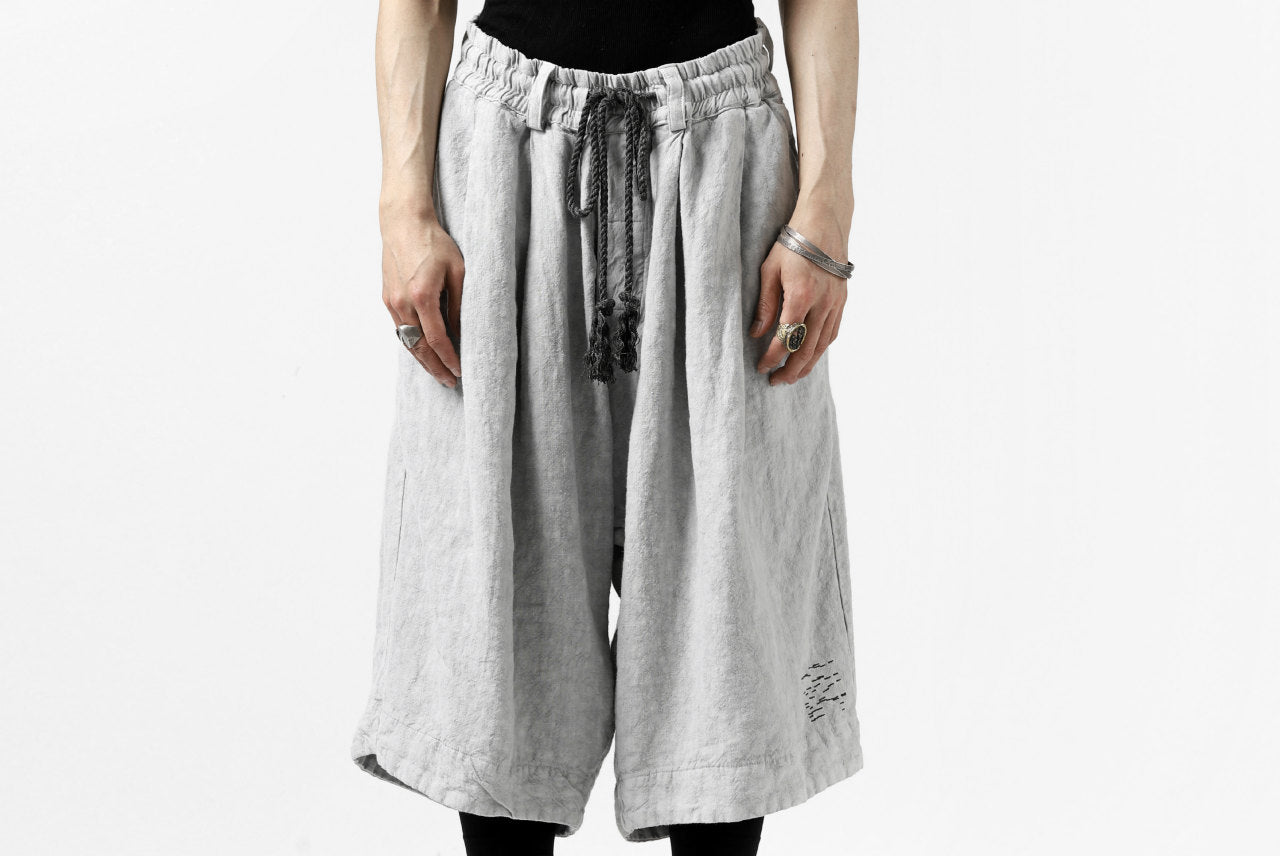 _vital tucked volume short pants / japanese-ink dyed linen (L.GREY）
