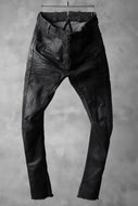masnada SCAR STITCHED EDGE SKINNY PANT / COATING DENIM (BLACK)