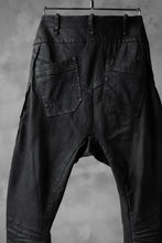 Load image into Gallery viewer, masnada SCAR STITCHED BIAS FRONT BAGGY PANT / COATING DENIM (BLACK)