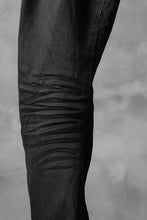 Load image into Gallery viewer, masnada SCAR STITCHED BIAS FRONT BAGGY PANT / COATING DENIM (BLACK)