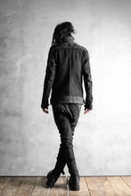 Load image into Gallery viewer, masnada SCAR STITCHED JEAN JACKET / CONTRAST DENIM (BLACK)