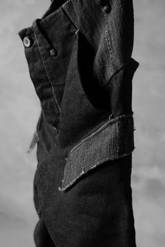 Load image into Gallery viewer, masnada  SCAR STITCHED CARGO POCKET JODHPURS PANT / CONTRAST DENIM (BLACK)