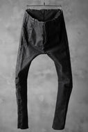 masnada SCAR STITCHED LINE SKINNY PANT / WASHED RESIN-COAT DENIM (WASHED BLACK)