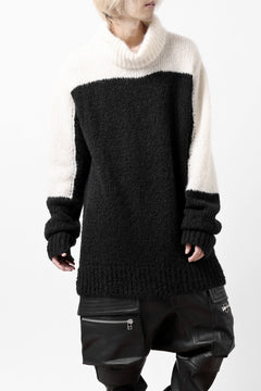 Load image into Gallery viewer, thomkrom HIGH COLLAR KNIT PULLOVER / ALPACA WOOL (BLACK x WHITE)