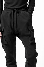 Load image into Gallery viewer, thom/krom WORKED EASY JOGGER PANTS / WAFFLE JERSEY (BLACK)