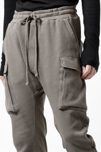 画像をギャラリービューアに読み込む, thom/krom WORKED EASY JOGGER PANTS / WAFFLE JERSEY (FOSSIL)