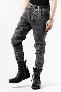 Load image into Gallery viewer, thomkrom SCAR STITCH CURVED SKINNY / FADE STRETCH DENIM (ACID)