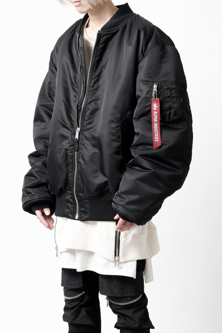 Load image into Gallery viewer, mastermind WORLD x ALPHA INDUSTRIES RIVERSIBLE MA-1 BOMBER JACKET (BLACK)