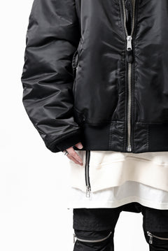 画像をギャラリービューアに読み込む, mastermind WORLD x ALPHA INDUSTRIES RIVERSIBLE MA-1 JACKET - CRAZY PANELED (BLACK)