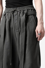 Load image into Gallery viewer, JOE CHIA BELTED DON SHORTS (LIZARD)