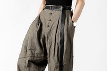 画像をギャラリービューアに読み込む, YUTA MATSUOKA cross switch cropped pants / spec dyed canvas (khaki)