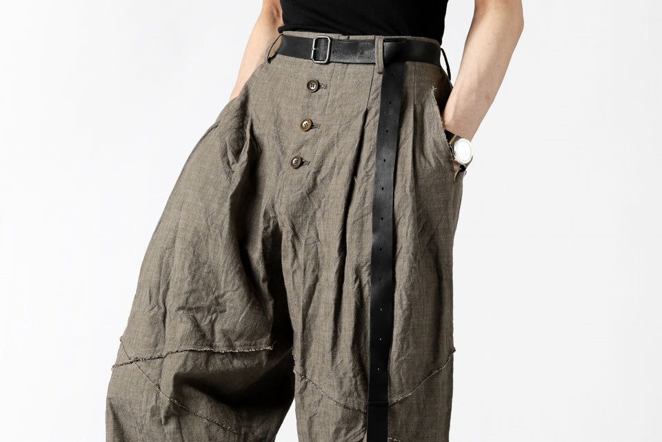 Load image into Gallery viewer, YUTA MATSUOKA cross switch cropped pants / spec dyed canvas (khaki)