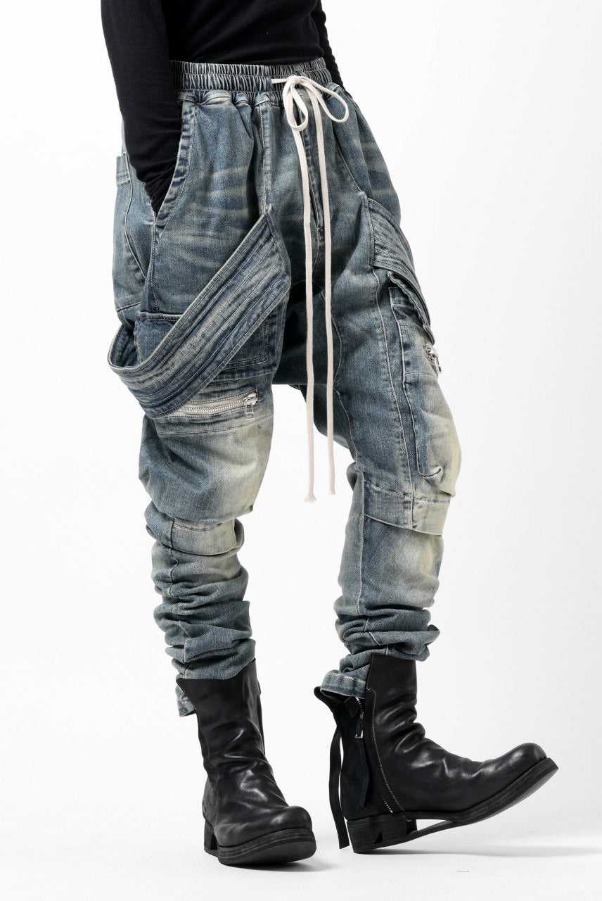 Load image into Gallery viewer, A.F ARTEFACT FLAP-DETAIL SLIM CARGO PANTS / FADED AGEING DENIM (BLUE)