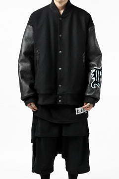 Load image into Gallery viewer, FACETASM &quot;F&quot; STADIUM JACKET (BLACK)