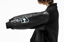 Load image into Gallery viewer, FACETASM &quot;F&quot; STADIUM JACKET (BLACK)