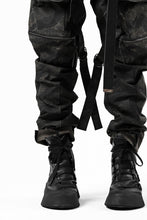 Load image into Gallery viewer, LEMURIA BONDAGE ZIP CARGO POCKET TROUSERS / STRETCH WEAPON (SUMI DYED CAMO)