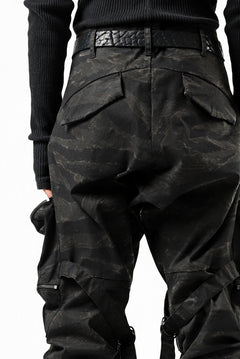 Load image into Gallery viewer, LEMURIA BONDAGE ZIP CARGO POCKET TROUSERS / STRETCH WEAPON (SUMI DYED CAMO)