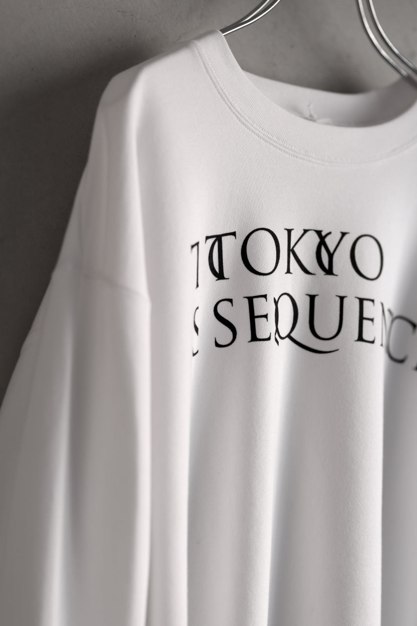 TOKYO SEQUENCE LOGO SWEATER TOP (WHITE)