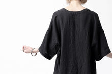 Load image into Gallery viewer, _vital exclusive minimal tunica tops / shadow stripe soft linen (BLACK)