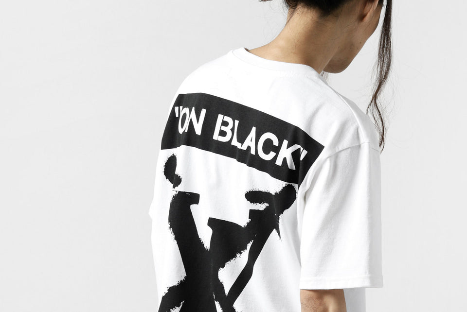 画像をギャラリービューアに読み込む, A.F ARTEFACT x buggy exclusive &quot;ON BLACK&quot; T-SHIRT (WHITE x RED)